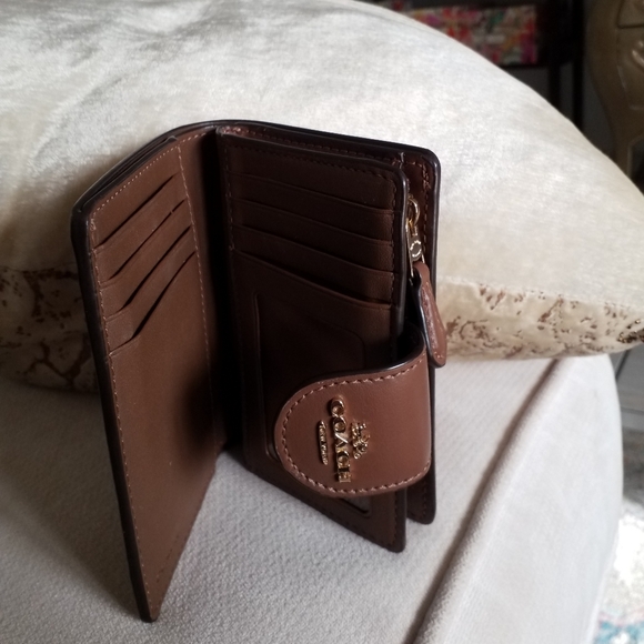 Coach Medium Corner Zip Wallet in Signature Canvas - Picture 3 of 5